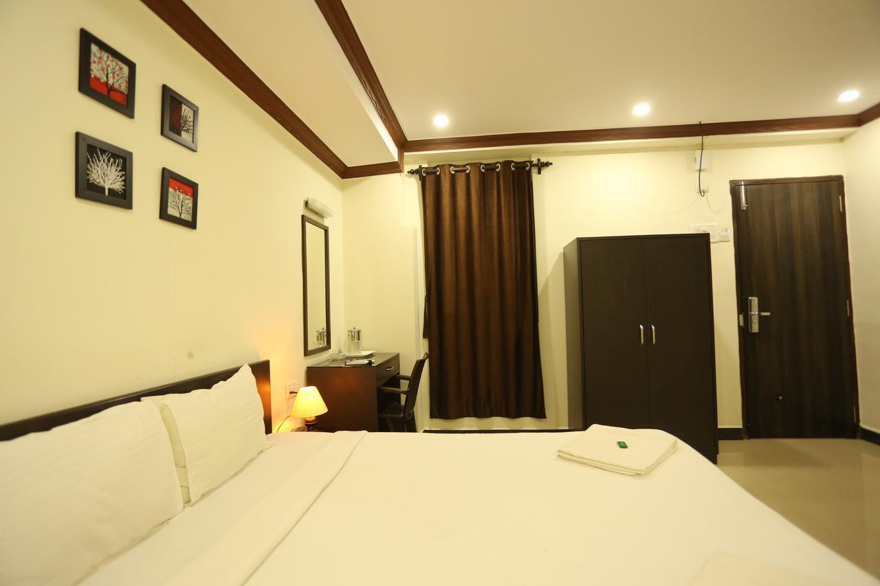 La Grandeur Motel